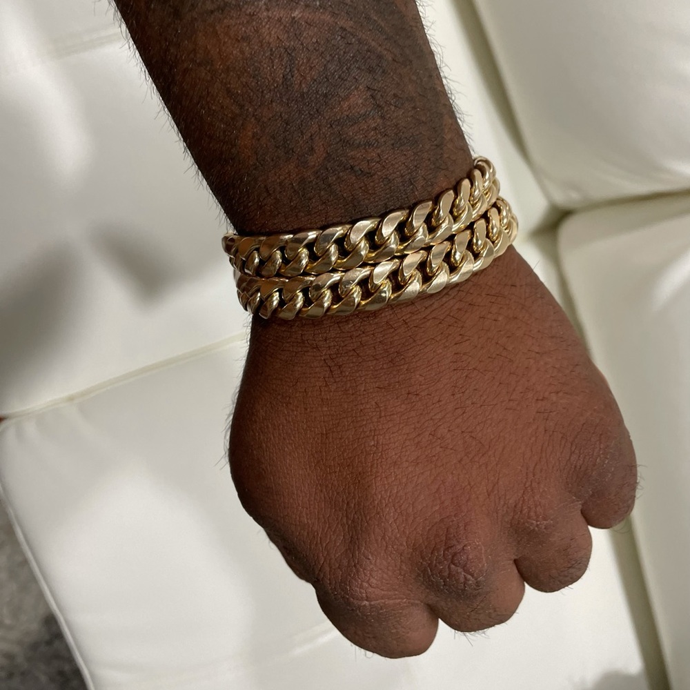 10k ,, Jewelry lovers know that not all pieces are created equal.